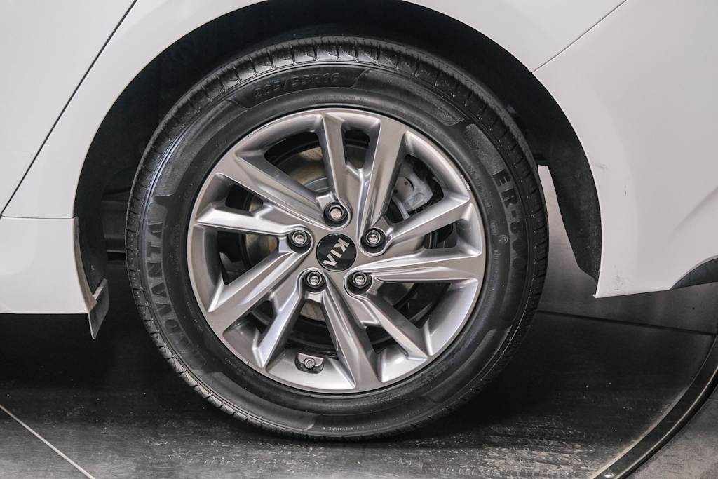 Thumbnail: 2019 Kia Optima - 6