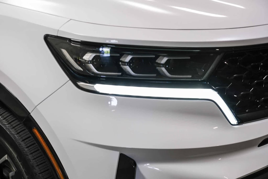 Thumbnail: 2023 Kia Sorento - 23