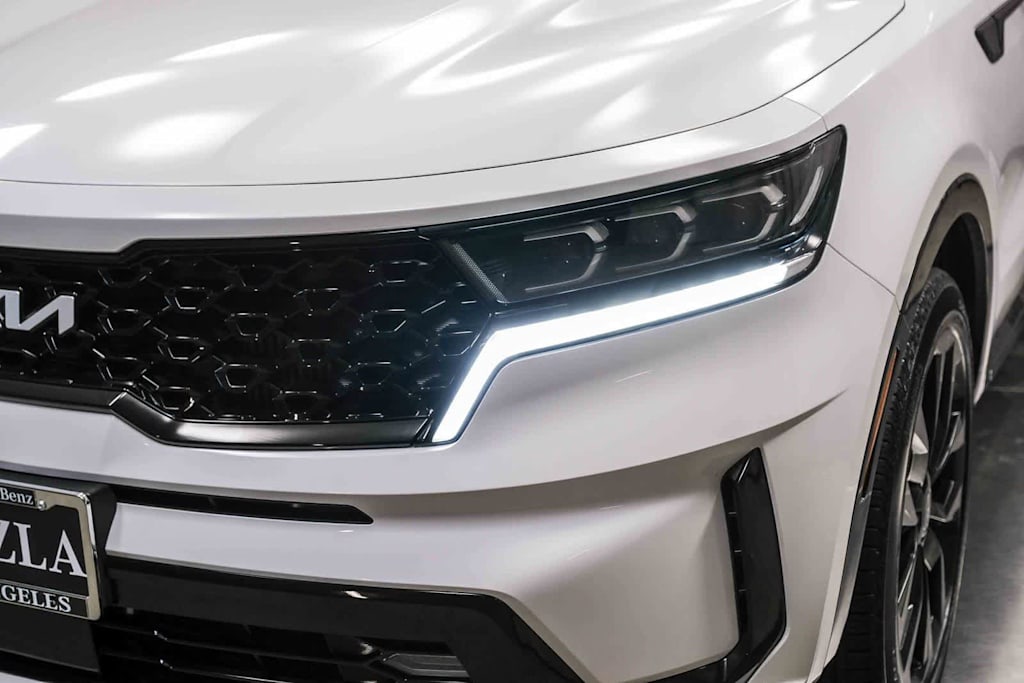 Thumbnail: 2023 Kia Sorento - 21