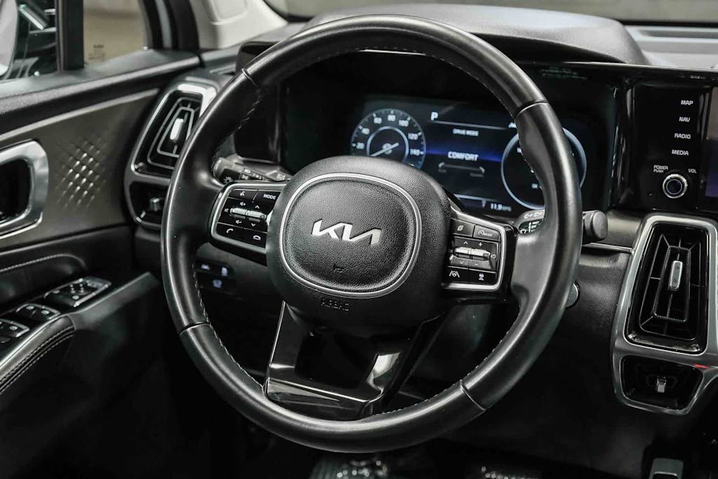 Thumbnail: 2023 Kia Sorento - 9