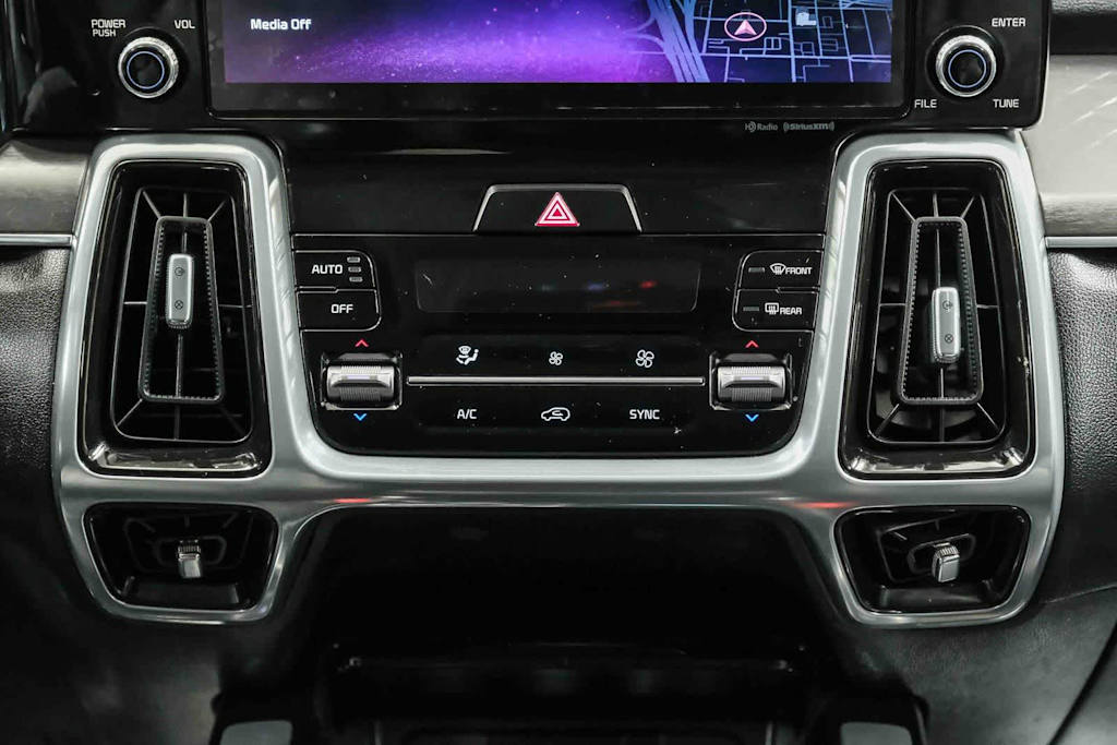 Thumbnail: 2023 Kia Sorento - 24