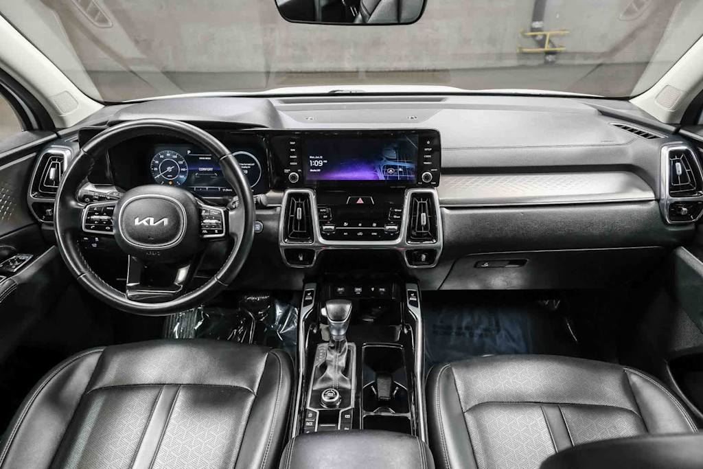 Thumbnail: 2023 Kia Sorento - 2