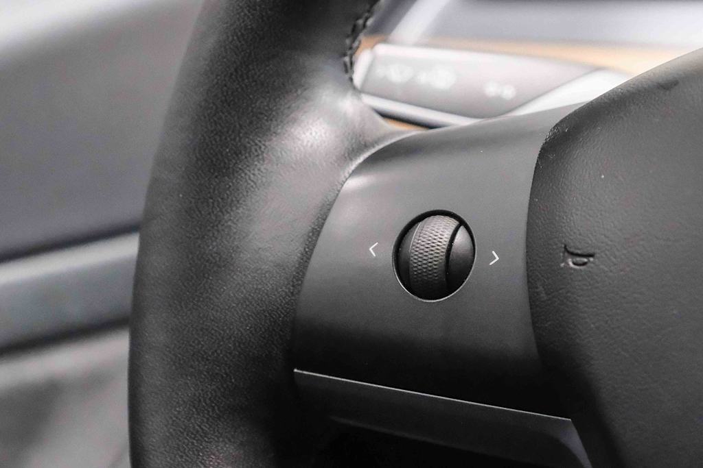 Thumbnail: 2020 Tesla Model 3 - 26