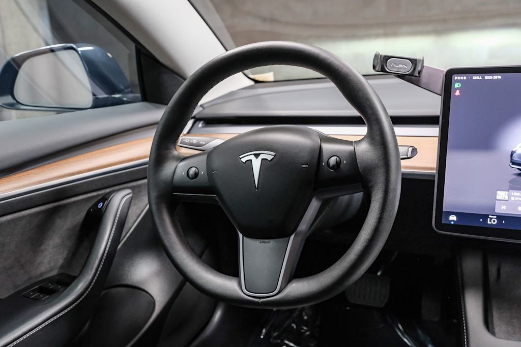 Thumbnail: 2023 Tesla Model 3 - 9