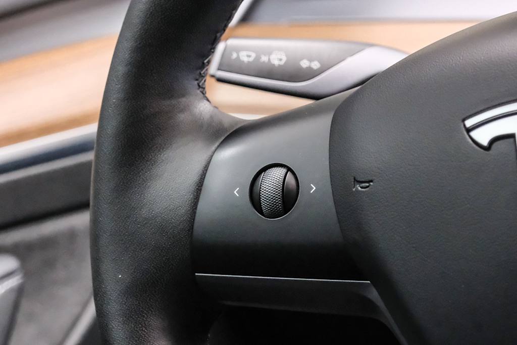 Thumbnail: 2023 Tesla Model 3 - 24