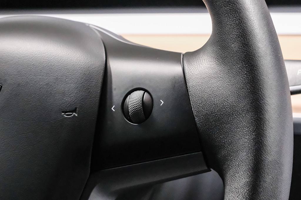 Thumbnail: 2023 Tesla Model 3 - 23