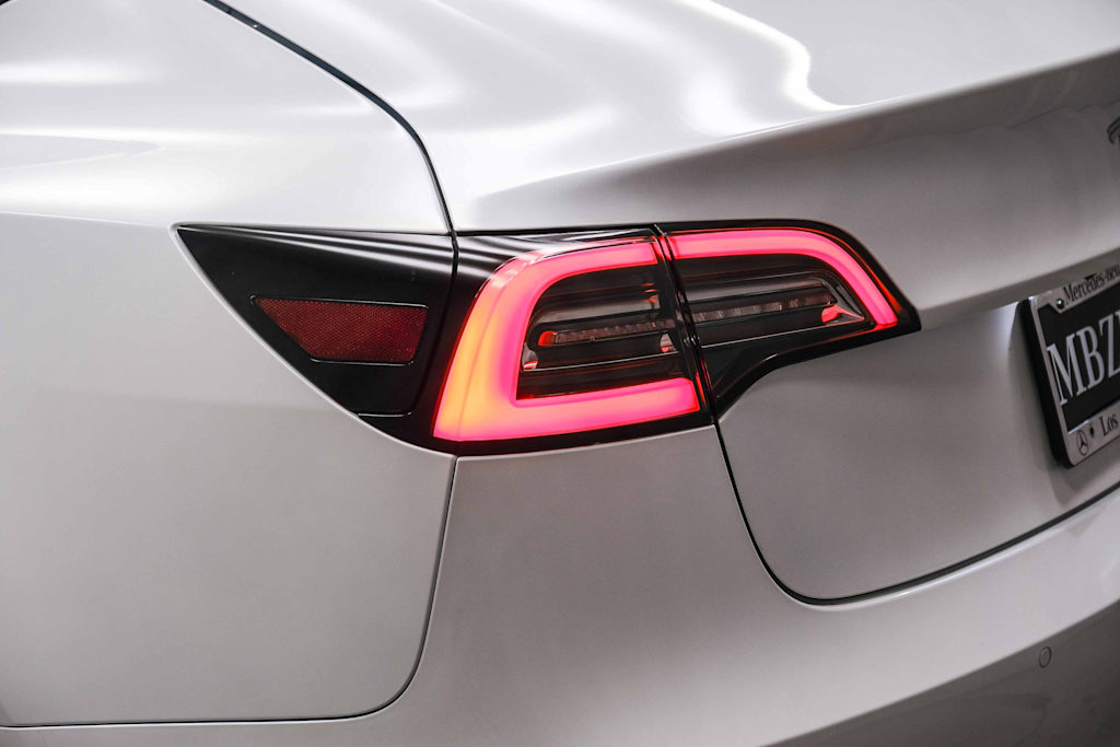 Thumbnail: 2021 Tesla Model 3 - 17