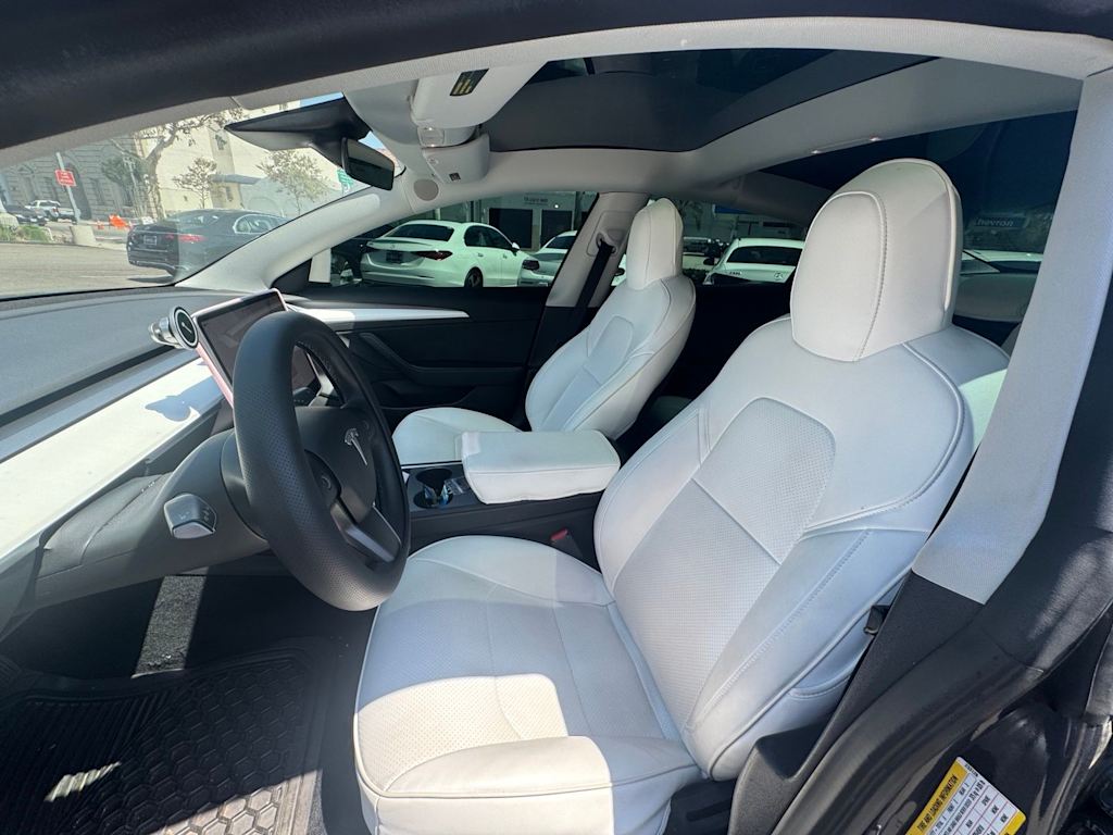 Thumbnail: 2022 Tesla Model 3 - 4