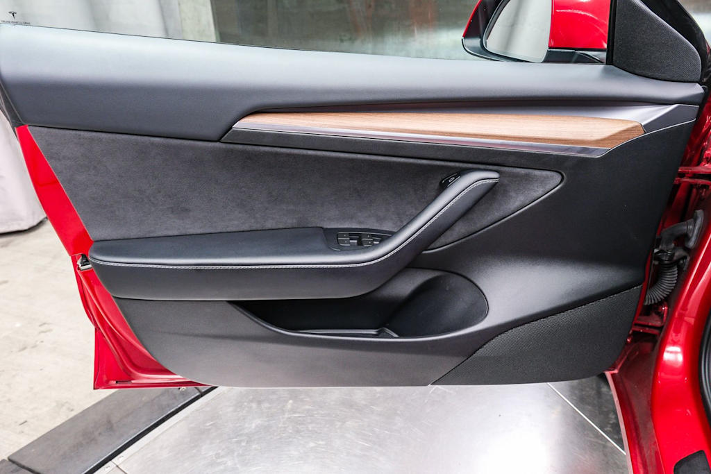 Thumbnail: 2023 Tesla Model 3 - 24