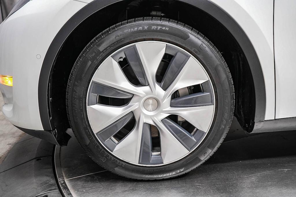 Thumbnail: 2020 Tesla Model Y - 17