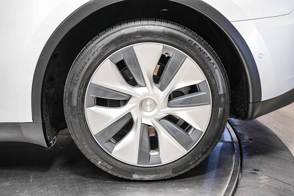 Thumbnail: 2020 Tesla Model Y - 6