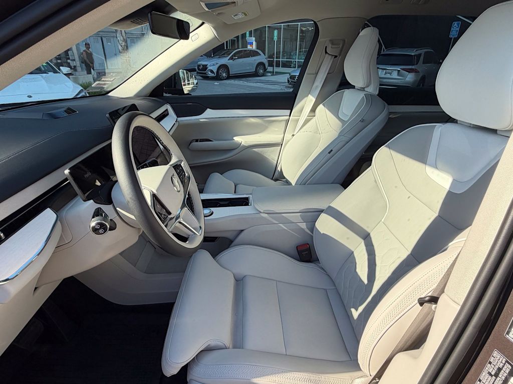 Thumbnail: 2025 Volvo EX90 - 4