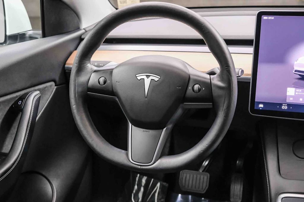 Thumbnail: 2022 Tesla Model Y - 8