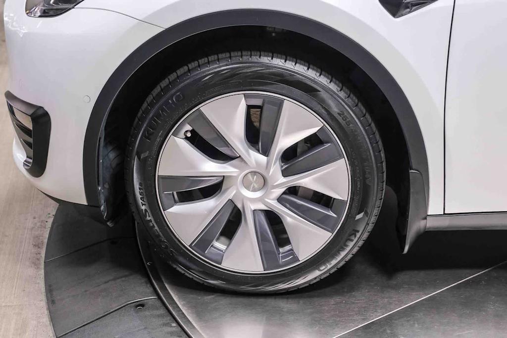 Thumbnail: 2022 Tesla Model Y - 19