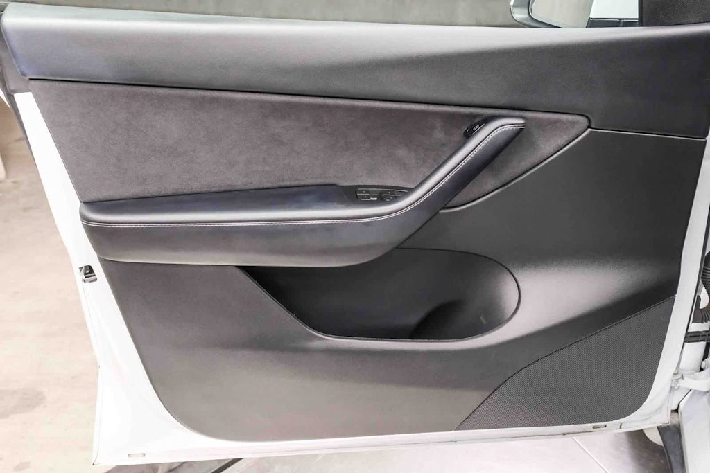 Thumbnail: 2022 Tesla Model Y - 25