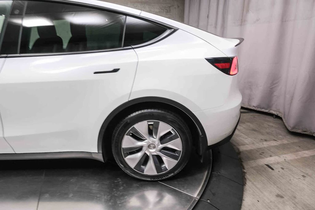 Thumbnail: 2022 Tesla Model Y - 18