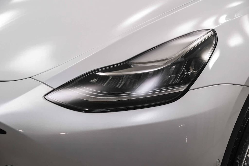 Thumbnail: 2022 Tesla Model Y - 21
