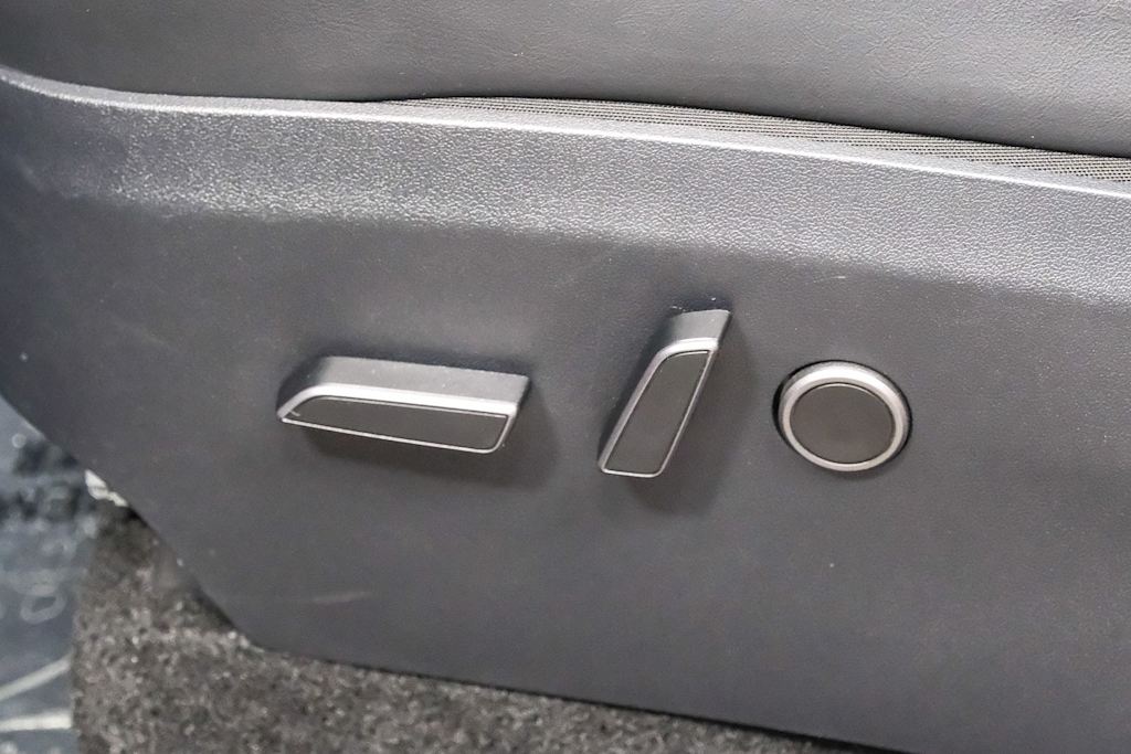 Thumbnail: 2023 Tesla Model Y - 27