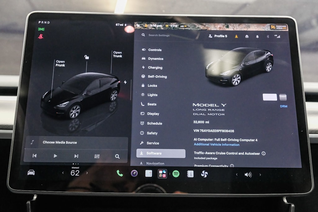 Thumbnail: 2023 Tesla Model Y - 28