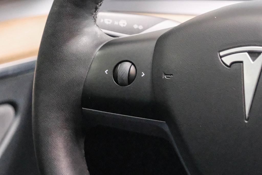 Thumbnail: 2023 Tesla Model Y - 25