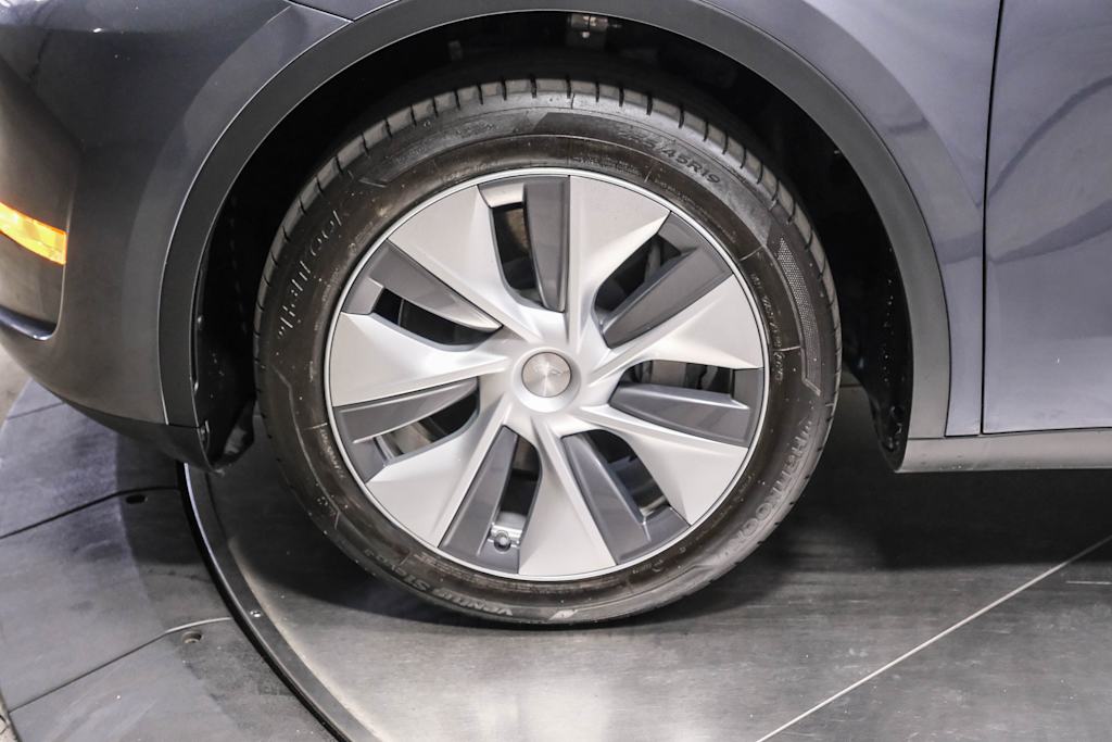 Thumbnail: 2023 Tesla Model Y - 20