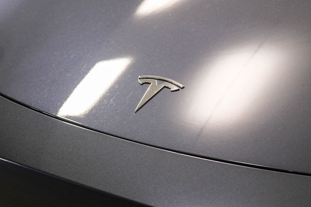 Thumbnail: 2023 Tesla Model Y - 15