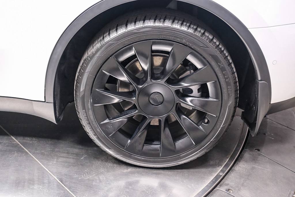 Thumbnail: 2022 Tesla Model Y - 8