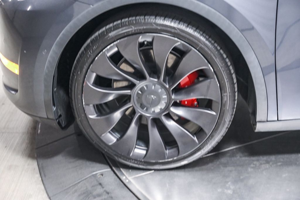Thumbnail: 2022 Tesla Model Y - 16