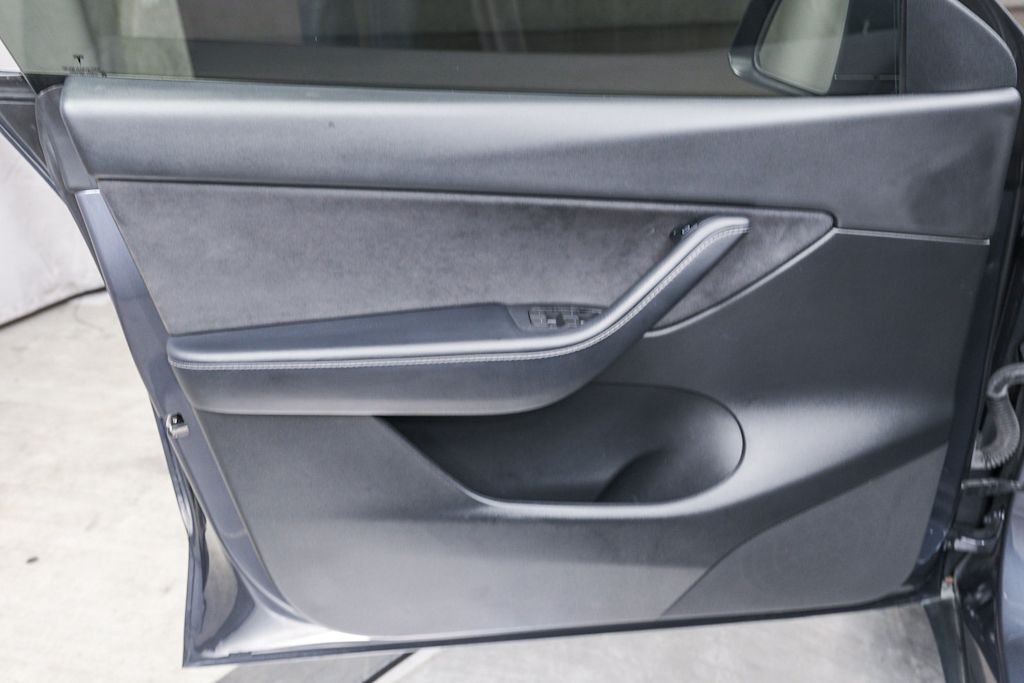 Thumbnail: 2022 Tesla Model Y - 23