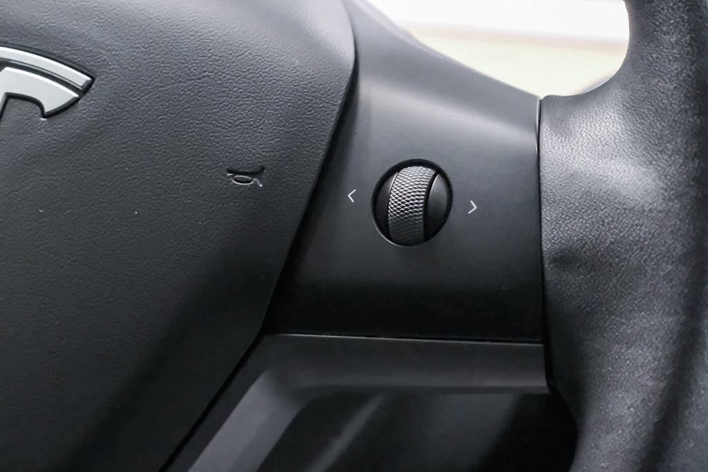 Thumbnail: 2022 Tesla Model Y - 19