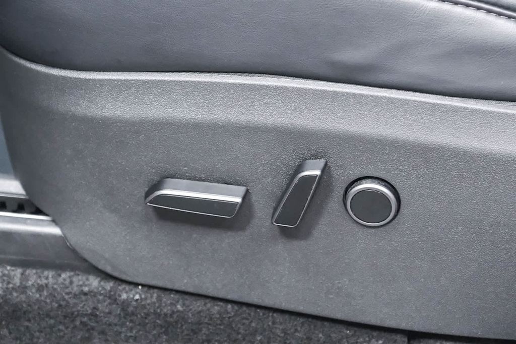 Thumbnail: 2022 Tesla Model Y - 24