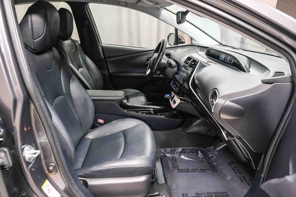 Thumbnail: 2017 Toyota Prius - 11