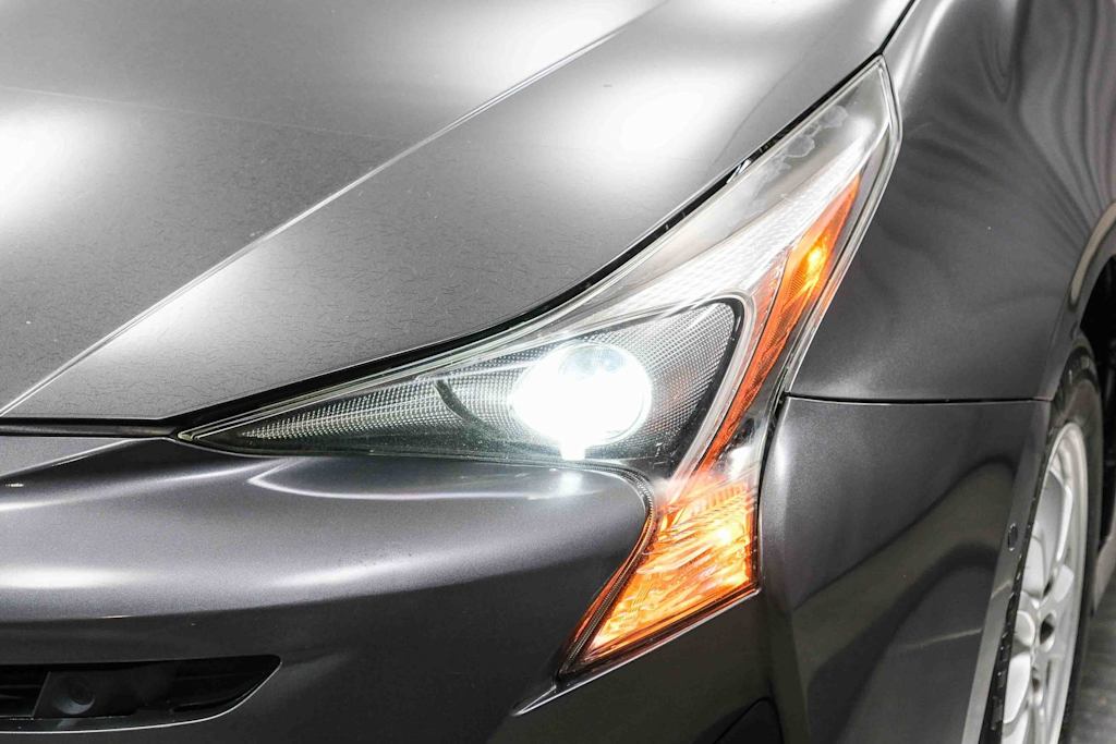 Thumbnail: 2017 Toyota Prius - 21