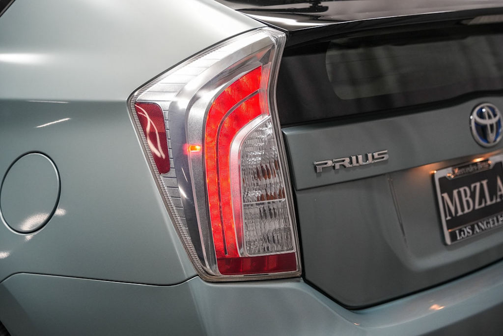 2014 Toyota Prius  22