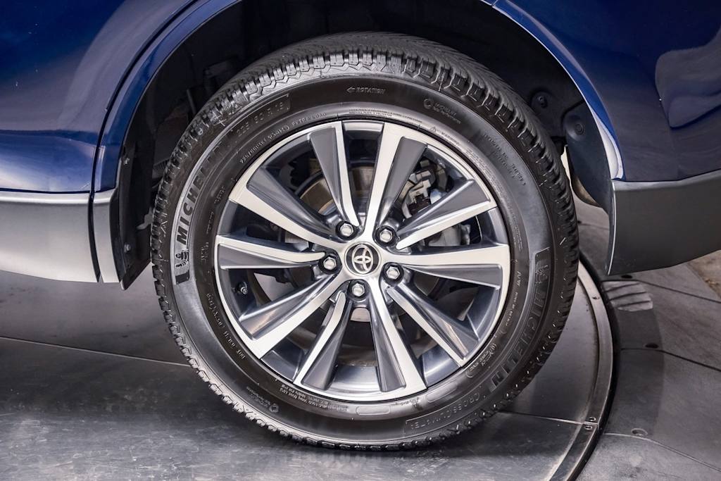 Thumbnail: 2021 Toyota Venza - 6