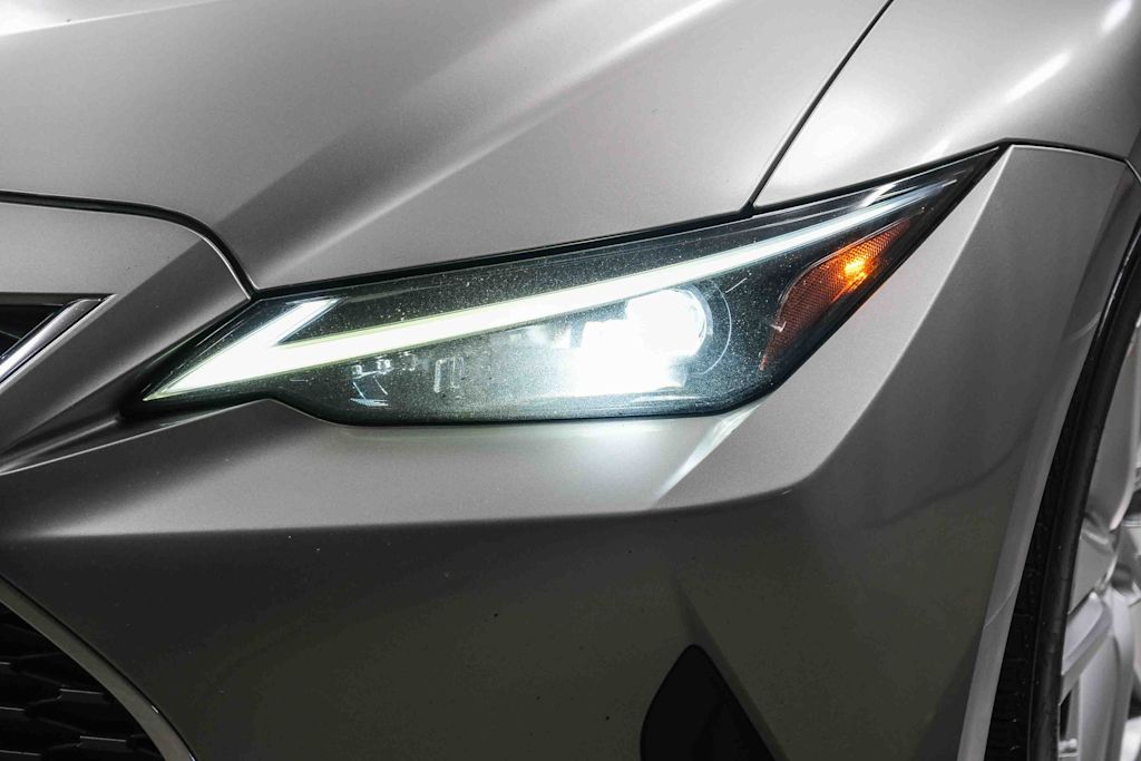 Thumbnail: 2021 Lexus IS - 23