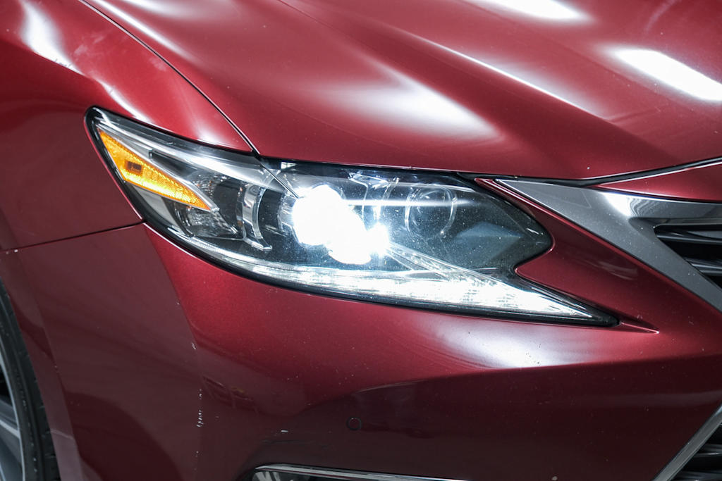 Thumbnail: 2018 Lexus ES - 24