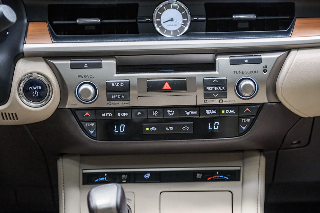 Thumbnail: 2018 Lexus ES - 25