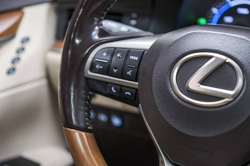 Thumbnail: 2018 Lexus ES - 28