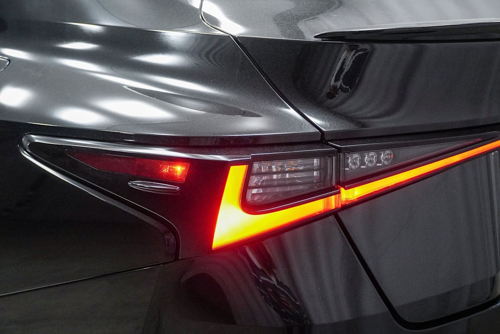 2022 Lexus IS 350 20