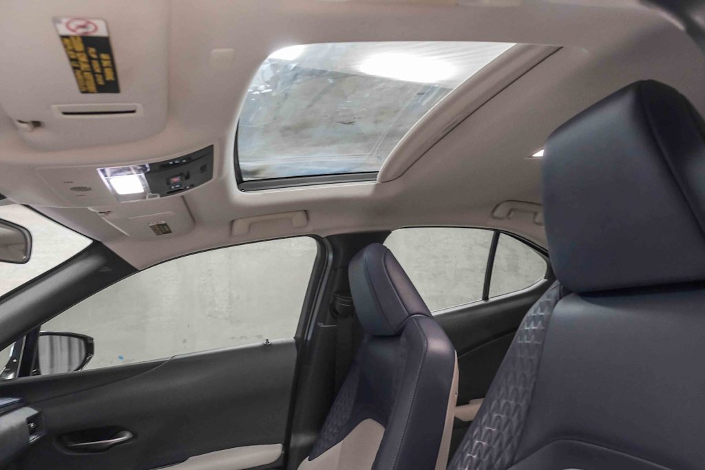 Thumbnail: 2020 Lexus UX - 31