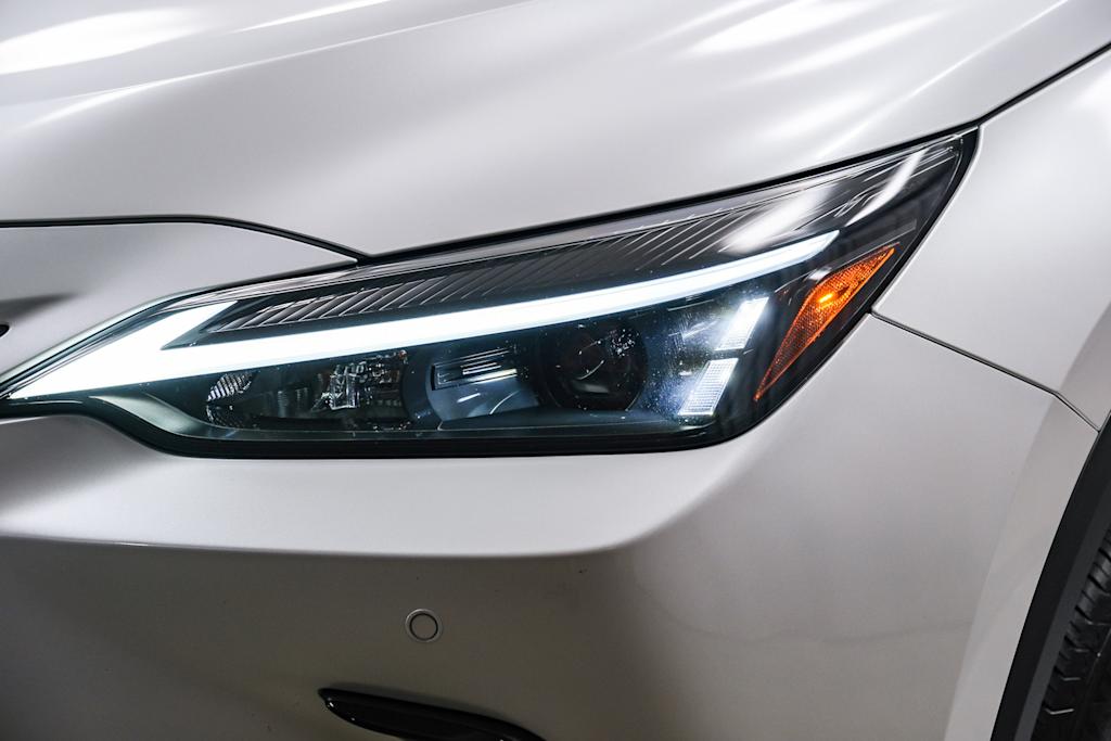 Thumbnail: 2025 Lexus ES - 22