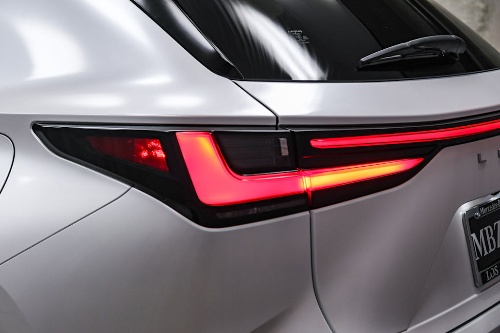 Thumbnail: 2025 Lexus ES - 20