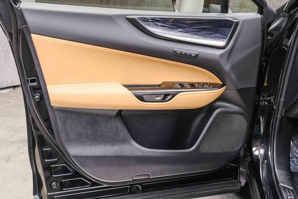 Thumbnail: 2025 Lexus ES - 27