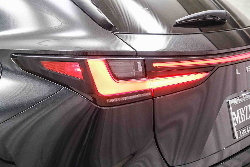 Thumbnail: 2025 Lexus ES - 20