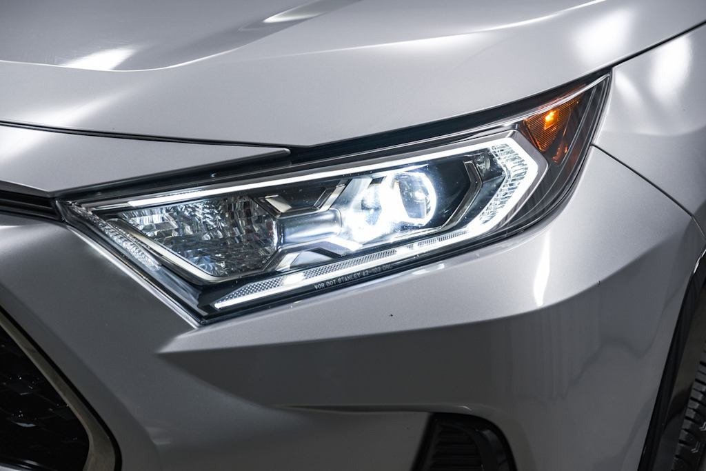 Thumbnail: 2021 Toyota RAV4 - 23