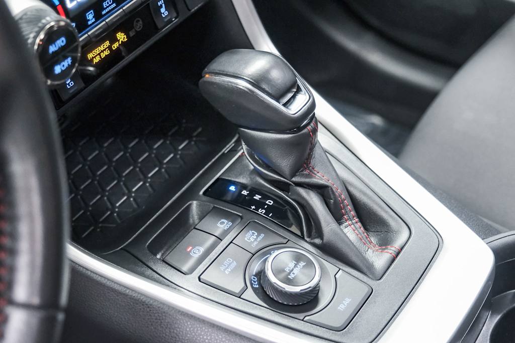 Thumbnail: 2021 Toyota RAV4 - 15