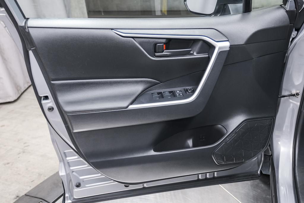 Thumbnail: 2021 Toyota RAV4 - 30