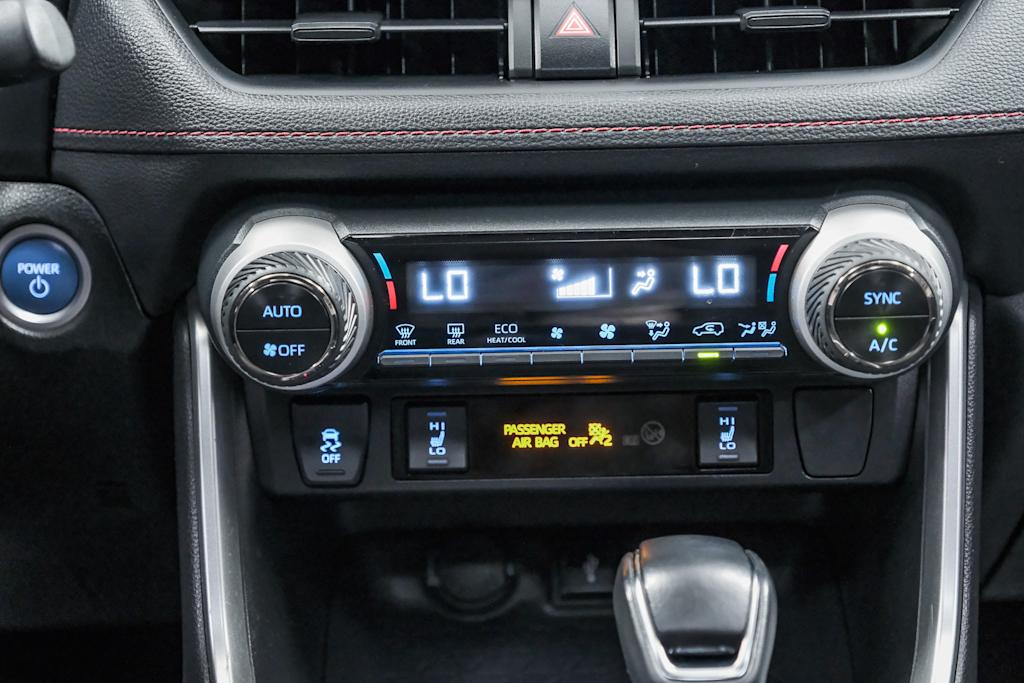 Thumbnail: 2021 Toyota RAV4 - 25