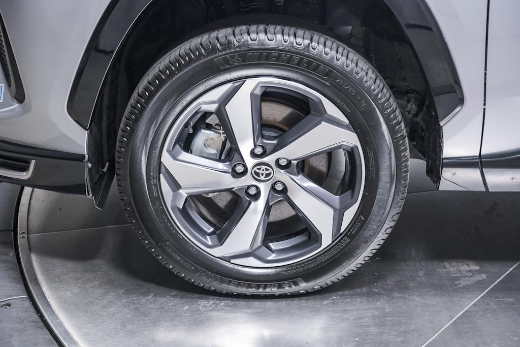 Thumbnail: 2021 Toyota RAV4 - 21